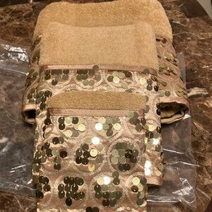 NWT 3 piece show towel set with pretty sequins embellishments